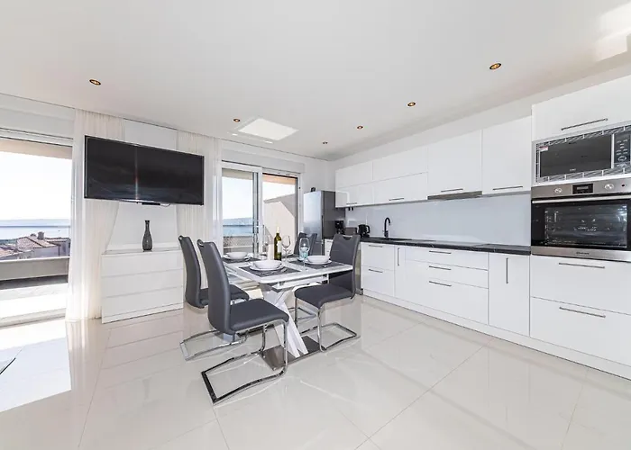 In Seget Donji شقة تروغير